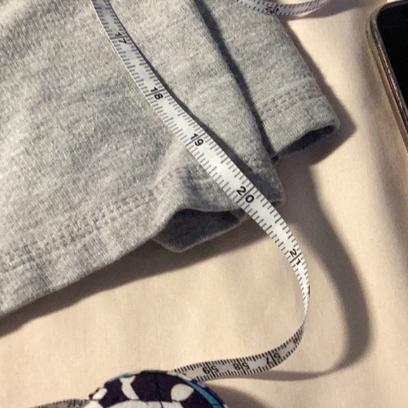 Hanes Jogger Capris. Z16 - Picture 4 of 4